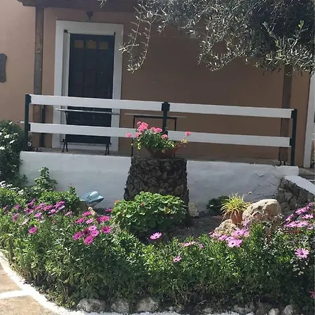 Stephanie Villa *